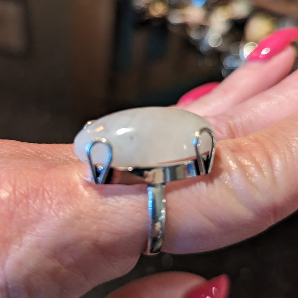 Beautiful Stone Ring - image 7